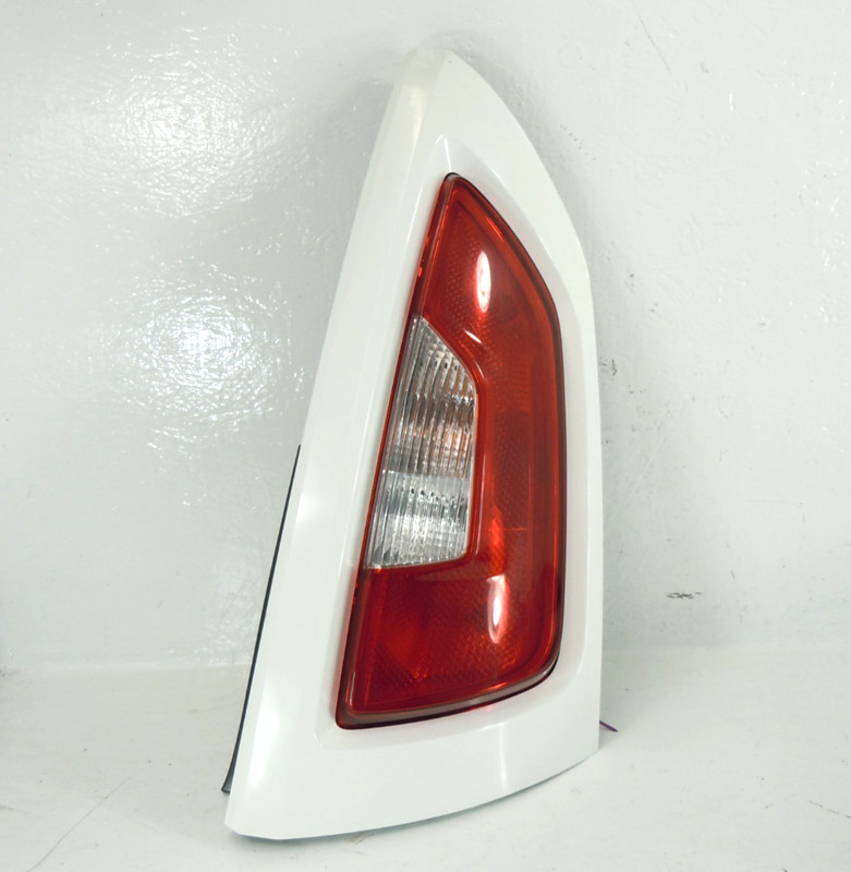 2012 2013 Kia Soul Tail Light Lamp Passenger Right OEM Incandescent Bulb