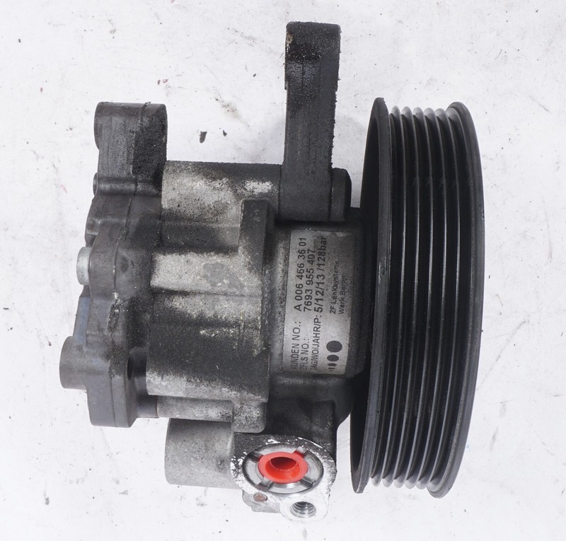 12-15 Mercedes W204 C250 SLK250 Power Steering Pump A0064663601 OEM