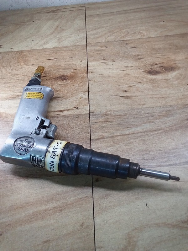 Central Pneumatic P4520 Air Screwdriver Kit