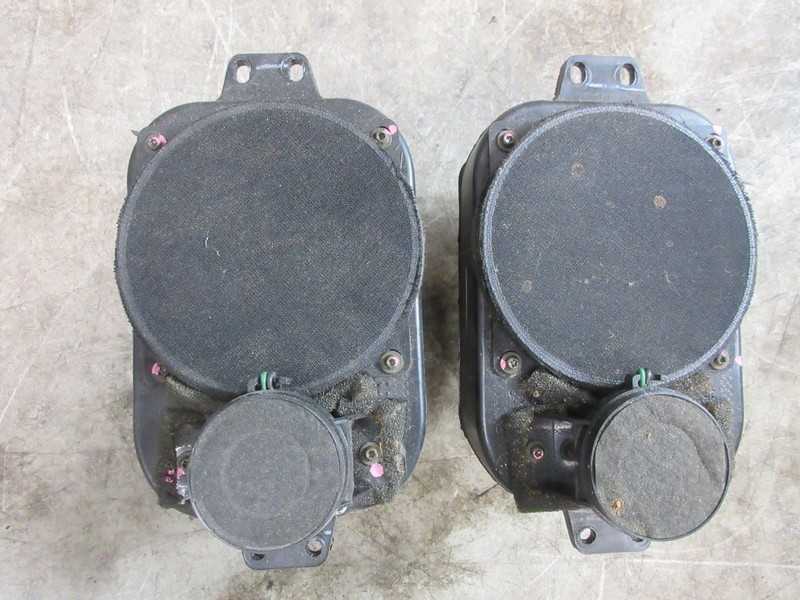 2002-2006 Jeep Wrangler TJ OEM Infinity Dash Speaker Pair 56038719