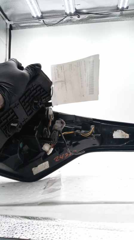 2017 Ford Escape Left Tail Light Assembly Gold 637778 Used 90K Miles