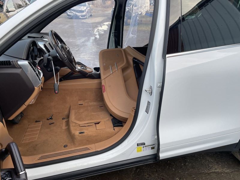 LH LEFT ROCKER W/POST WHITE PC: 0Q -BASE- FITS 11-18 PORSCHE CAYENNE 36395