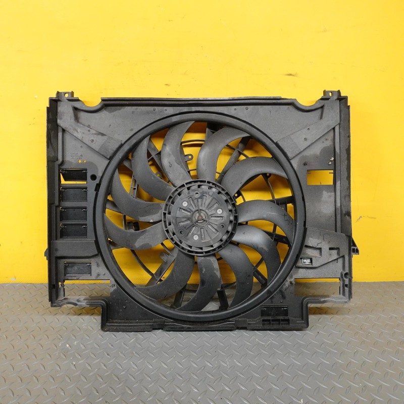 2017-2023 JAGUAR F-PACE Engine Radiator Cooling Fan OEM Hk838c607ce