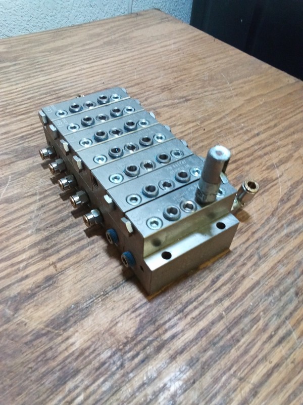 DropSA Lubrication Divider Manifold