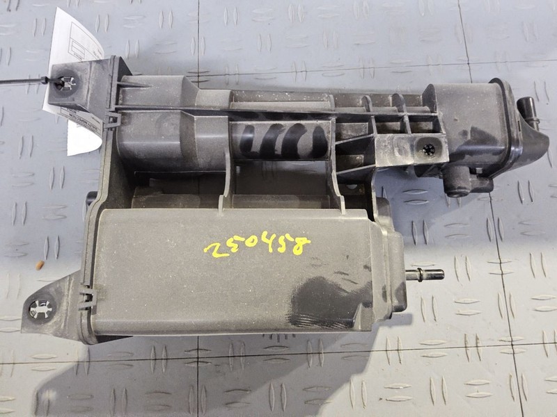 2020-2024 Chevrolet Chevy Blazer fuel vapor evap charcoal canister OEM 85158843