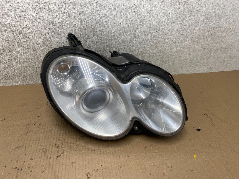 2003-2005 Mercedes Benz W209 CLK CLK350 Right Passenger Xenon Headlight R8198 DW