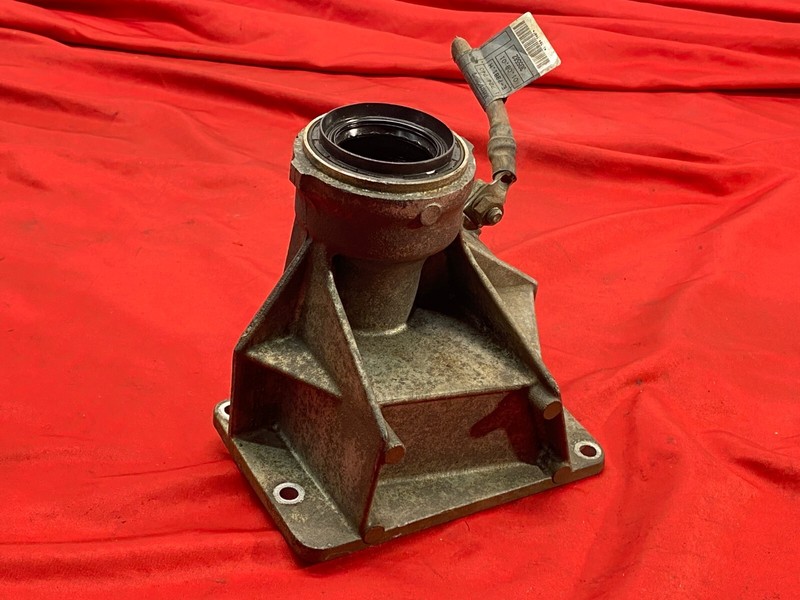 01-05 BMW E46 325XI 330XI AWD Front Axle CV Shaft Bracket Mount Support OEM✅
