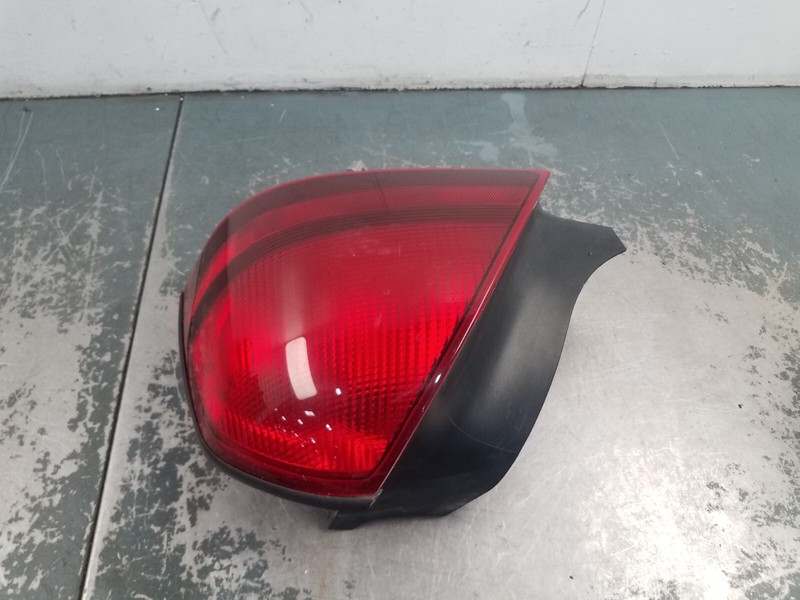 2010 Grand Marquis / Crown Vic Victoria Right Passenger Tail Light #2643 S7
