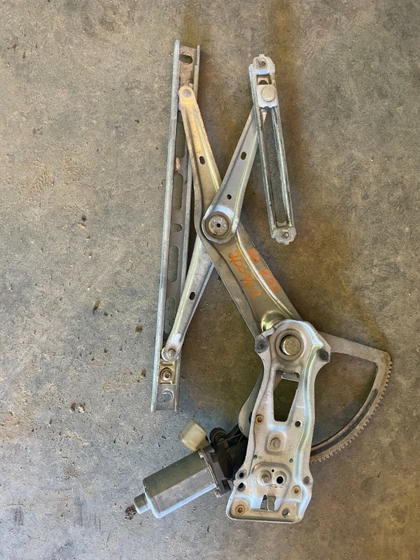 98-00 Mercedes Benz CLK320 CLK CLK430 OEM FRONT LH DOOR WINDOW POWER REGULATOR