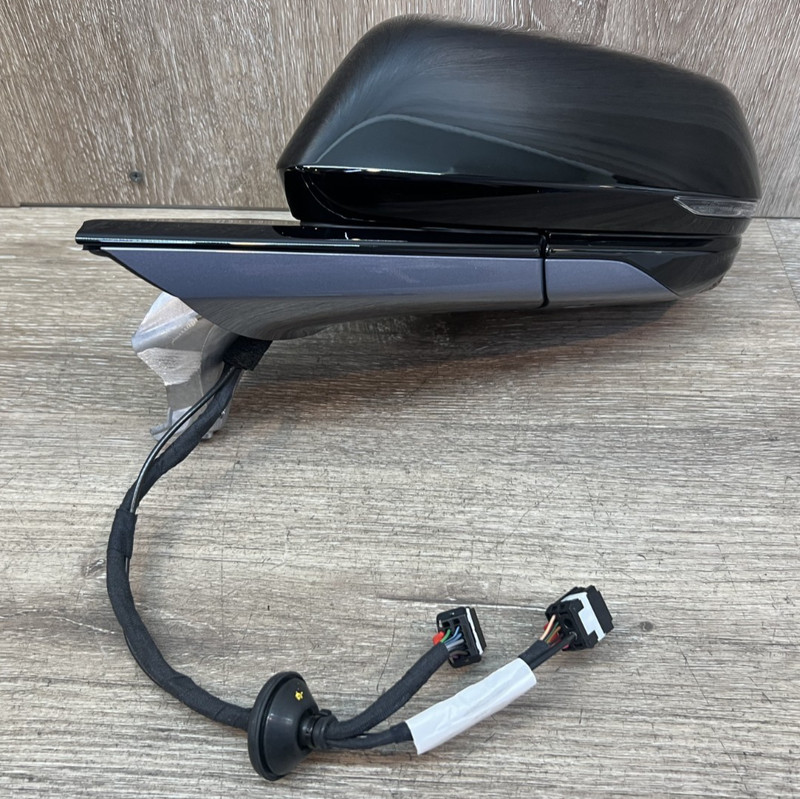 2023-2024 Cadillac LYRIQ SIDE MIRROR LH DRIVER SIDE WITH CAMERA OEM 85760356