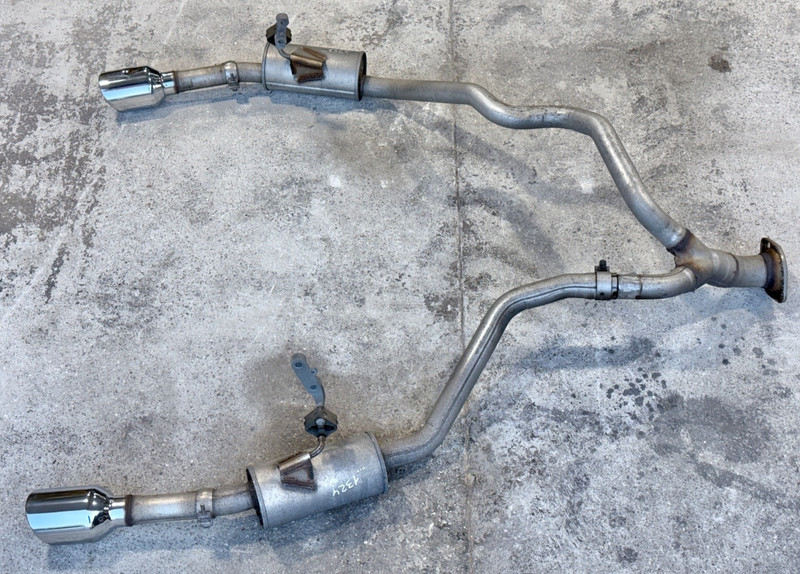 ✅ 2019-26 RAM 1500 5th Diesel 3.0L OEM REAR EXHAUST SYSTEM MUFFLER PIPE TUBE 61K