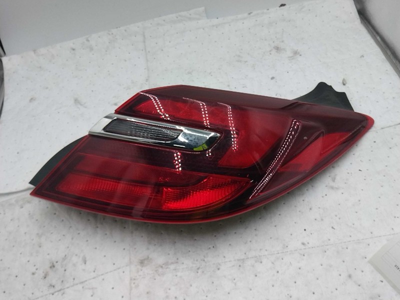 2017 Buick Regal Right Tail Light Assembly - White - Used, 76K Miles