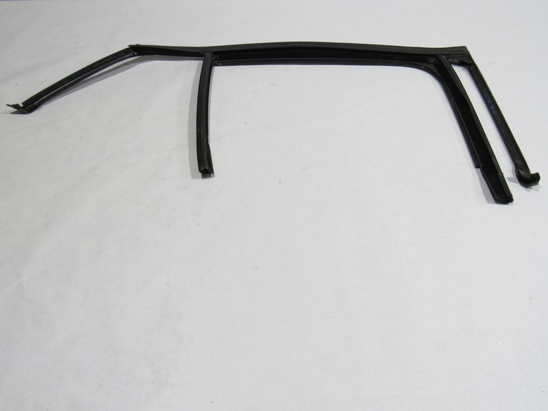 18-21 Mercedes GLC63 X253 2018 Rear Right Door Window Weather Strip Seal :Y