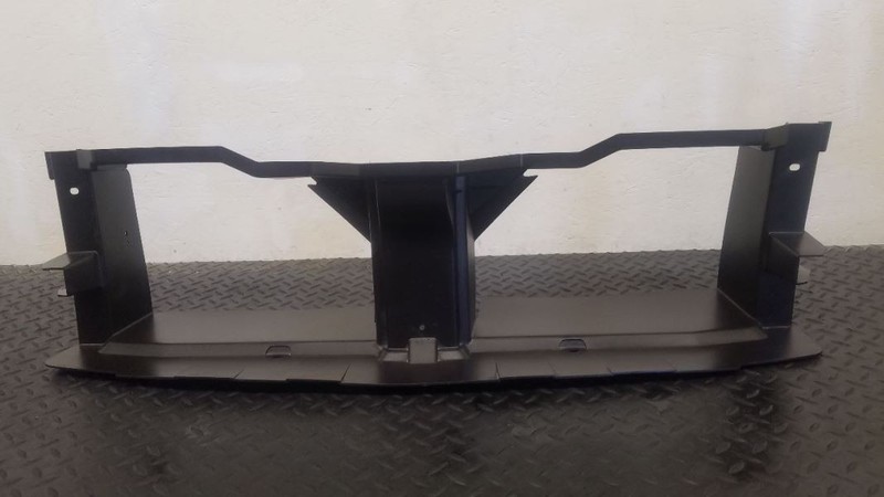 03-06 Lincoln Navigator Front Radiator Baffle OEM 2L7Z-8C299-AA