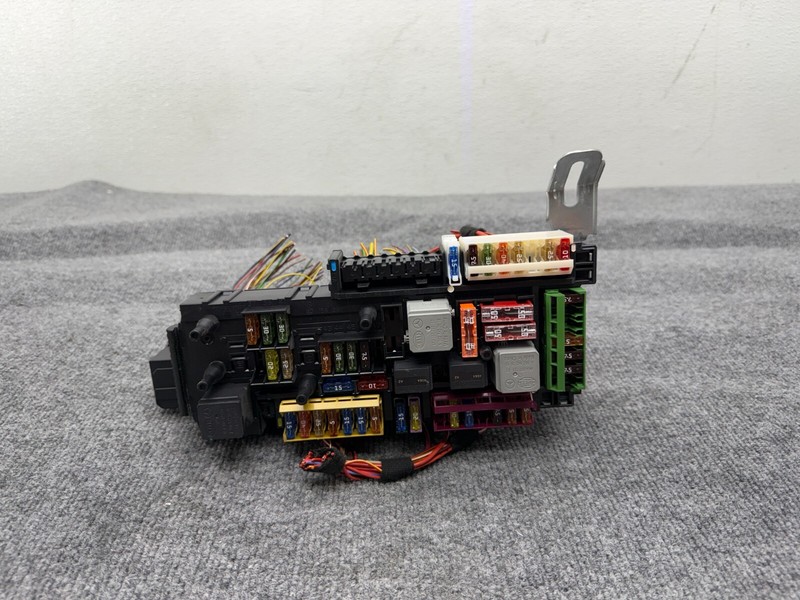 MERCEDES W212 W218 CLS63 E63 2010-2018 OEM REAR SAM FUSE BOX RELAY CONTROL PANEL