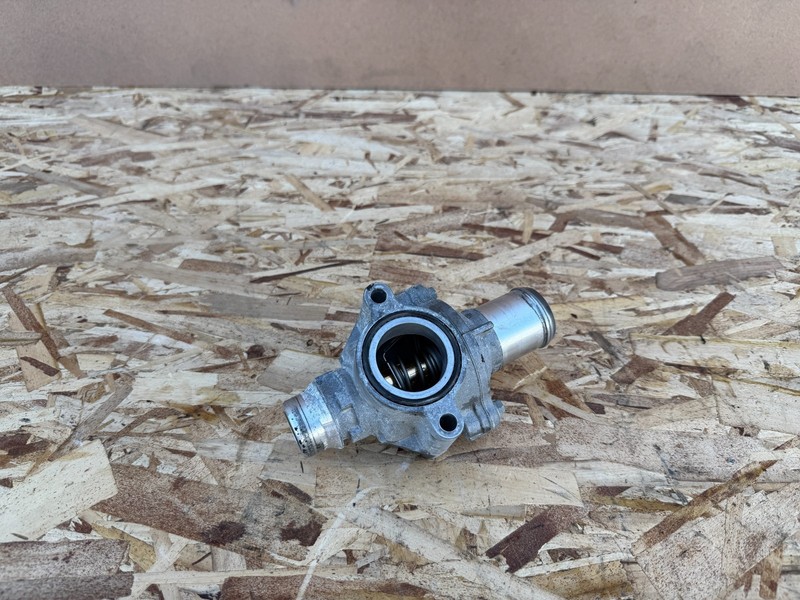 FORD MUSTANG GT 2018-2023 OEM ENGINE MOTOR THERMOSTAT HOUSING ASSEMBLY 5.0L