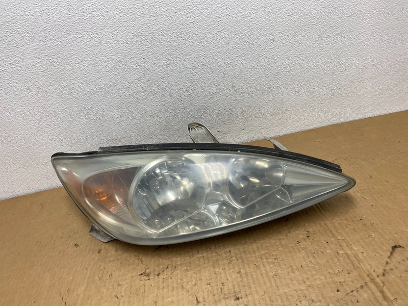 2002 to 2004 Toyota Camry Halogen Headlight Right Passenger Rh OEM AC8158 DW