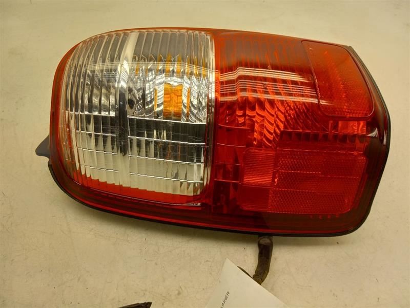 01-02 TOYOTA 4RUNNER SR5 DRIVER SIDE REAR TAIL LIGHT ASSEMBLY