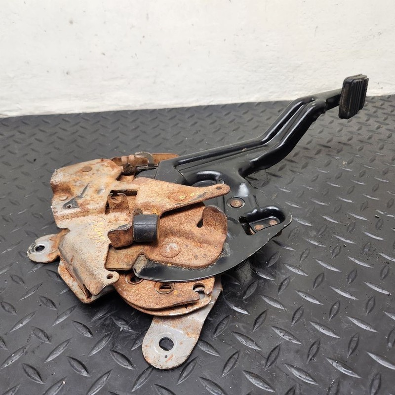 02-03 Chevrolet Avalanche Parking Brake Pedal Assembly OEM 88935751