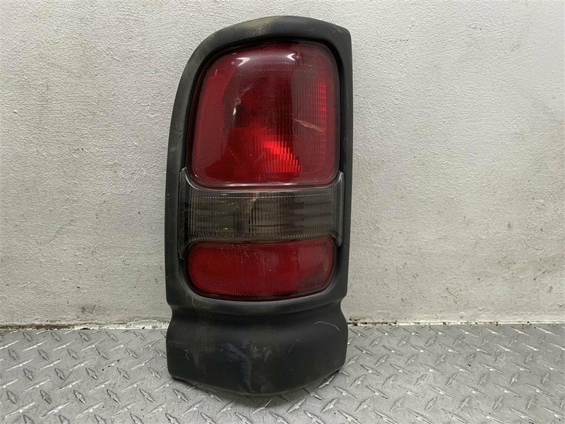 94-01 DODGE RAM 1500 2500 3500 DRIVER TAIL LAMP OEM 166-02503AL