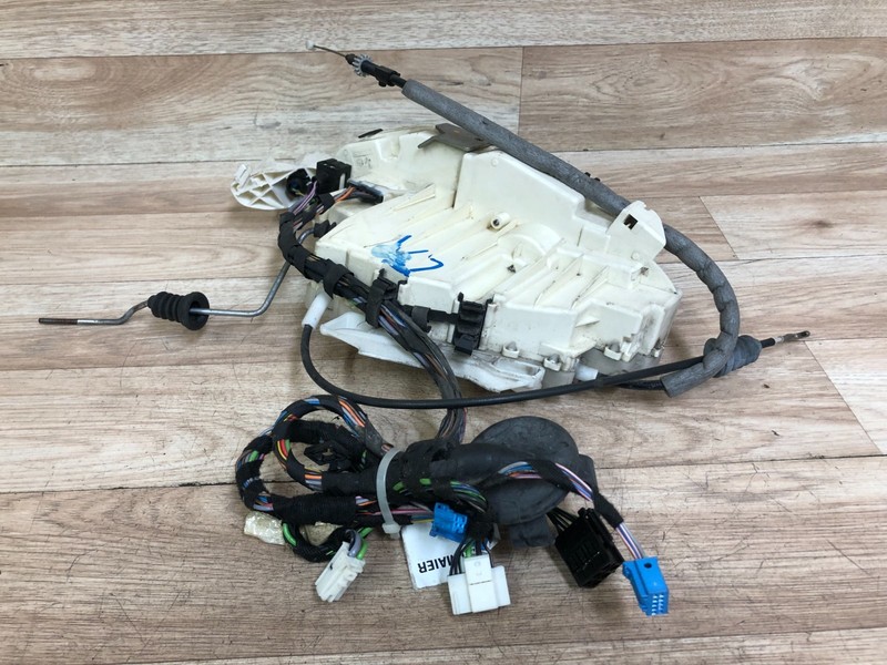 MERCEDES BENZ OEM W221 S550 S600 REAR DRIVER SIDE DOOR ACTUATOR LATCH LOCK