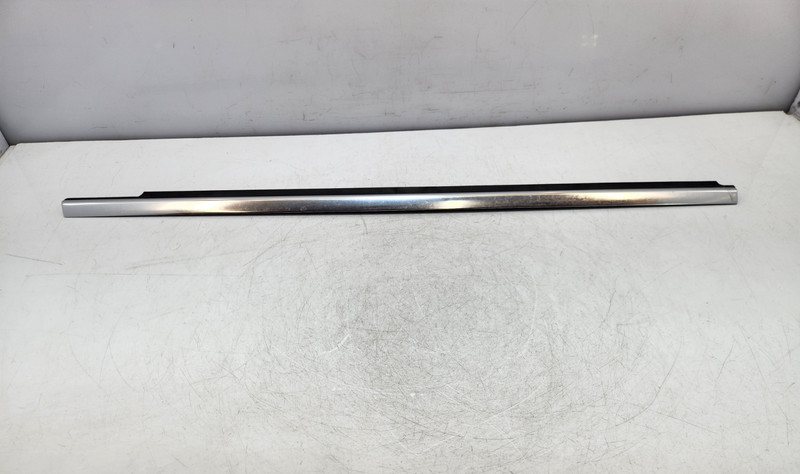 ✅ 10-16 OEM Mercedes W212 E350 Front Right Passenger Door Window Belt Molding