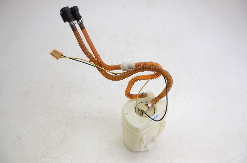 1999 Porsche 911 3.4L Fuel Pump Assembly