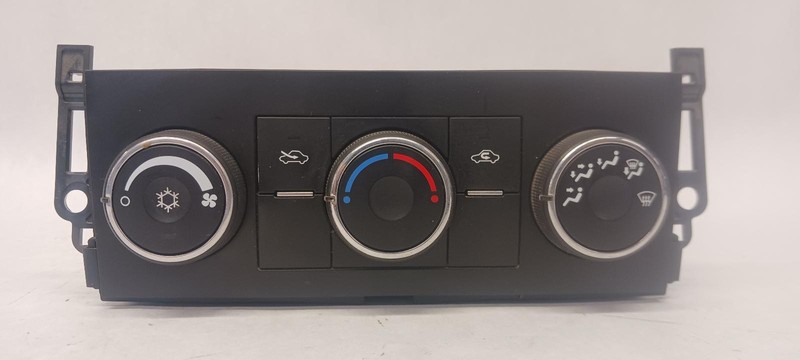 12-'14 GMC SIERRA 3500 manual heater control w/o rear defrost OEM 1 Year Wnty!