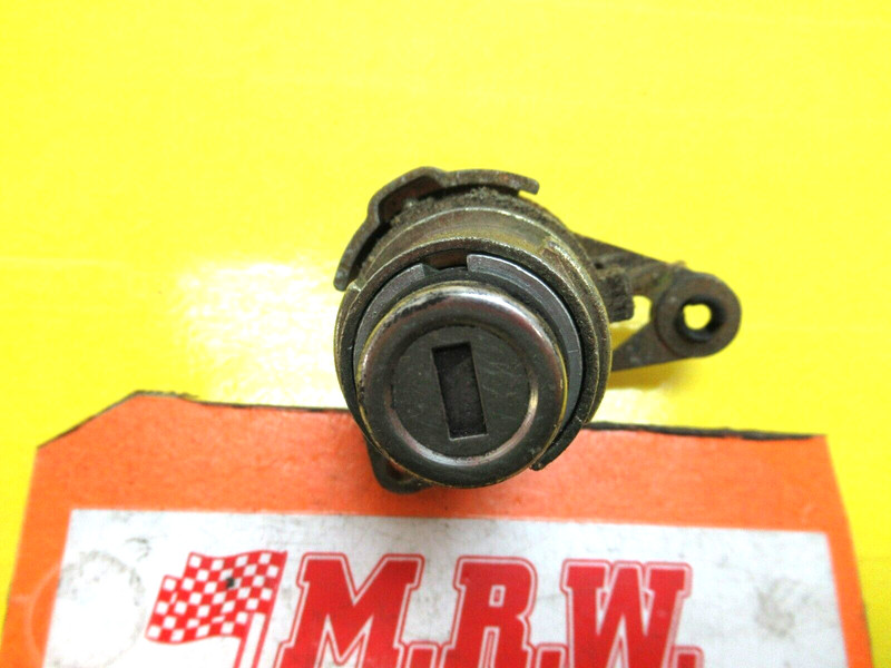 KEY LOCK CLYLINDER HOLE Driver SIDE FRONT outside door handle for 99-09 SAAB 9-5