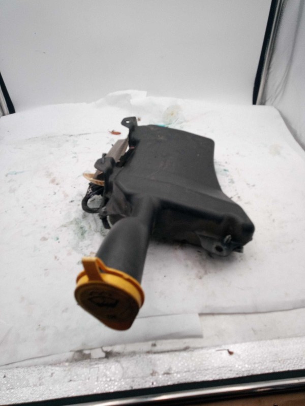 2015 Dodge Dart Washer Fluid Reservoir OEM White 2.40L 99k Miles 68081369AD