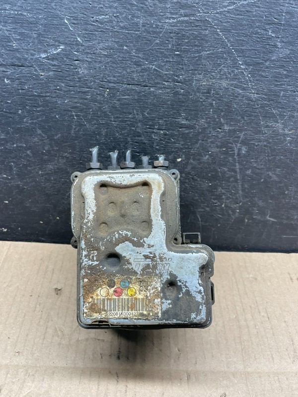 2004-07 Chevrolet Express ABS Pump Control OEM 13567136 Module R9383 DG