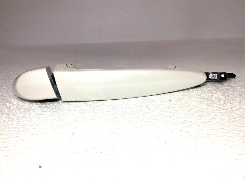 2015-2016 BMW F30 F32 F36 FRONT RIGHT SIDE DOOR HANDLE W/ COMFORT A96 OEM #A0.26