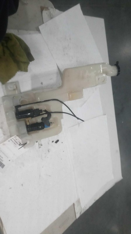 2017 Chevrolet Suburban 1500 Washer Fluid Reservoir OEM 23146201 147K Miles
