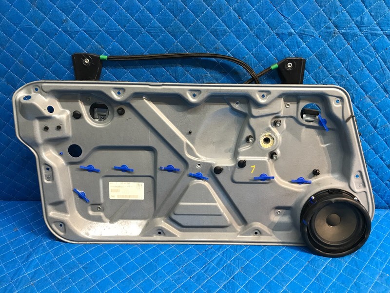01-10 VW BEETLE Front Left Driver Door Panel Regulator Speaker OEM