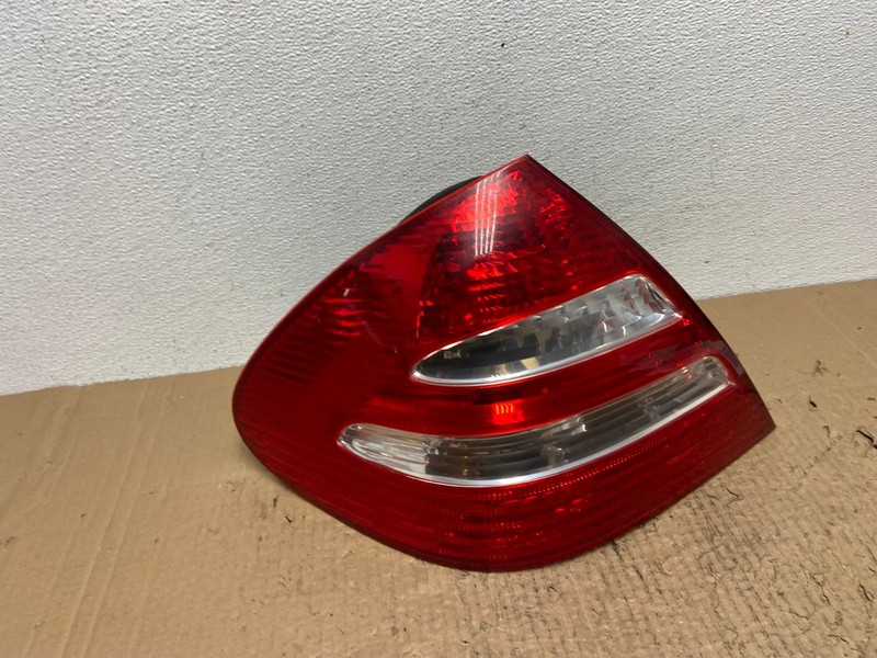 2003-2006 Mercedes E Class Sedan Left Driver LH Side Tail Light AC4177 LK