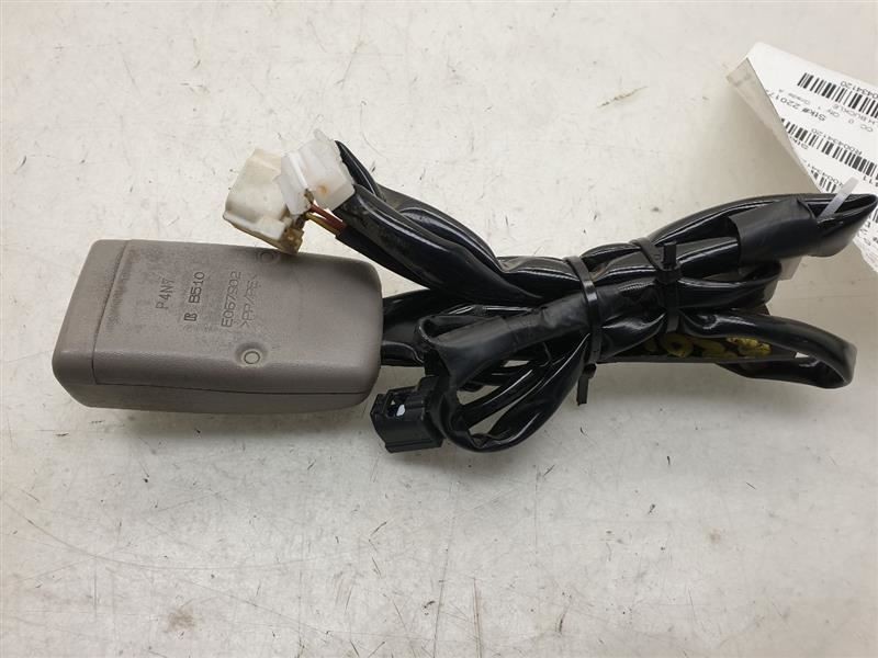 05-07 TOYOTA SEQUOIA SR5 4.7L DRIVER SIDE FRONT SEAT BELT BUCKLE