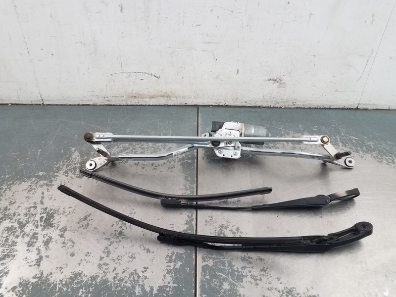 2020 Mini Cooper Clubman John Works Windshield Wiper Motor / Arms - * #1266 H6