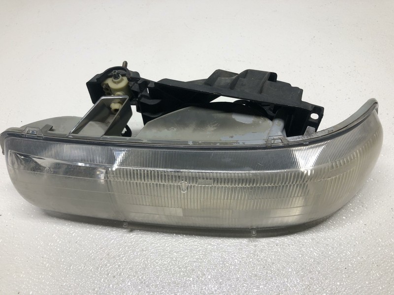 1999-2002 Chevrolet Silverado Driver Left Headlamp Assembly Head Light