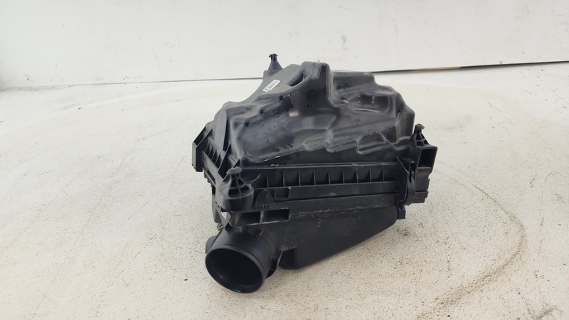 2020-2025 Ford Escape 2.0L AWD Air Intake Cleaner Assembly JX61-9600-KA OEM