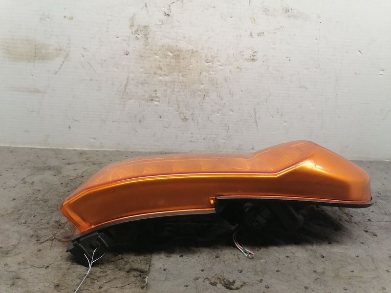 Passenger Corner/Park Light Park Lamp-turn Signal Fits 07-11 FJ CRUISER 1650052