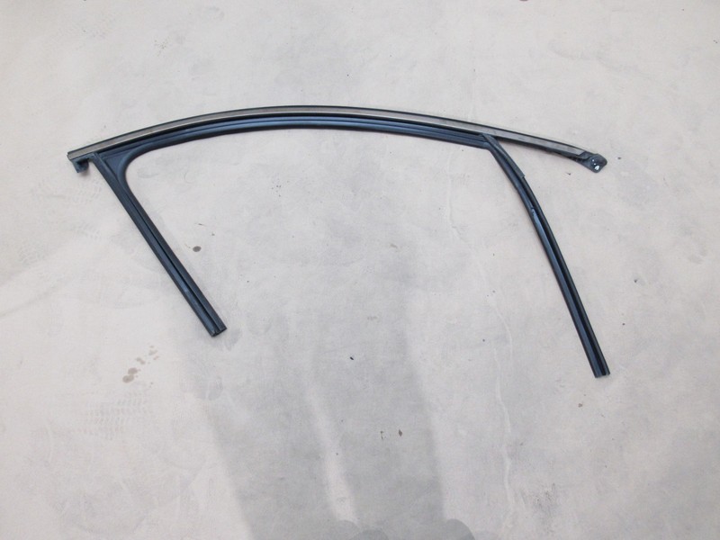 Kia Stinger GT1 2019 Front Right Passenger Door Run Channel 18-23 *