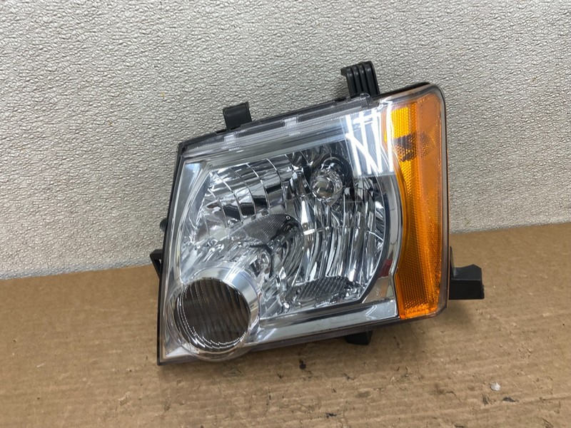 2005 - 2015 Nissan Xterra Driver Left LH Side Headlight Z3736 PS