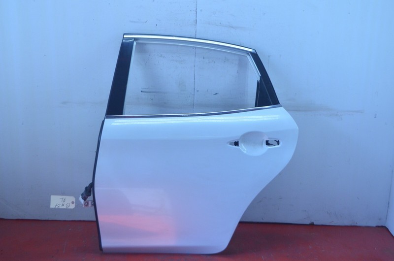 11-13 INFINITI M37 REAR LEFT DRIVER DOOR SHELL WHITE OEM