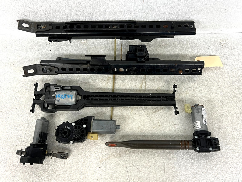 ⭐2017-2019 INFINITI QX30 FRONT RIGHT PASS SEAT TRACK FRAME & MOTOR OEM LOT2589
