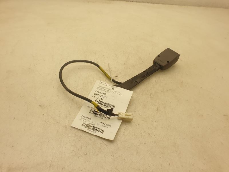01-03 TOYOTA PRIUS DRIVER SIDE FRONT SEAT BELT BUCKLE ASSEMBLY