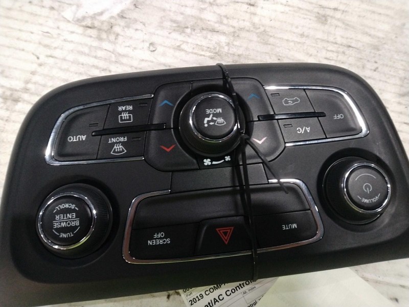 2019 Jeep Compass A/C Selector Switch OEM Silver 74000 Miles NJ25-21686-538638