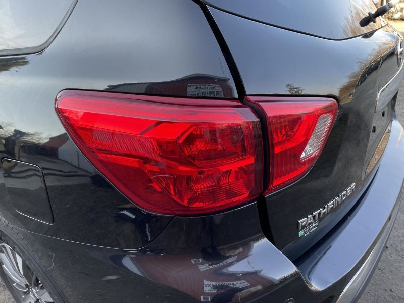 17-19 PATHFINDER LEFT TAILLIGHT QUARTER PANEL MOUNTED 3.5L AWD 62K -SV- 38637
