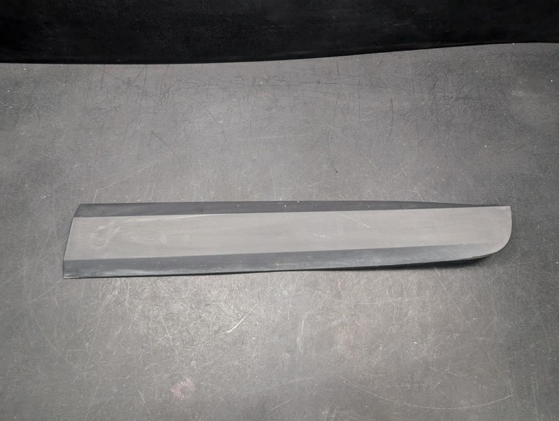 Front Right Door Lower Molding 2023 Chevrolet Traverse 84241762 2018 - 2024 X