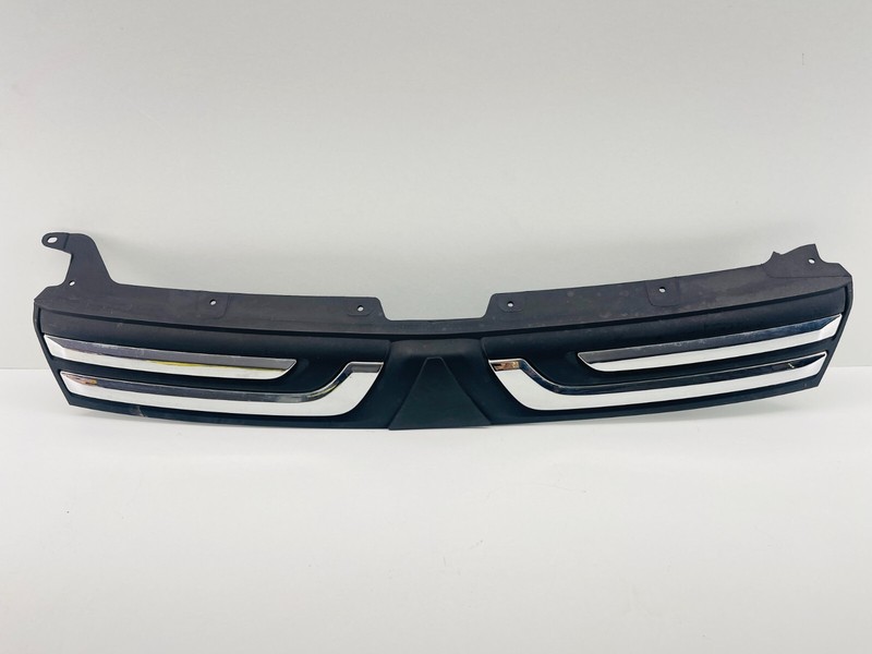 12-21 Mitsubishi Outlander Front Bumper Grille Cover 7405A743 OEM