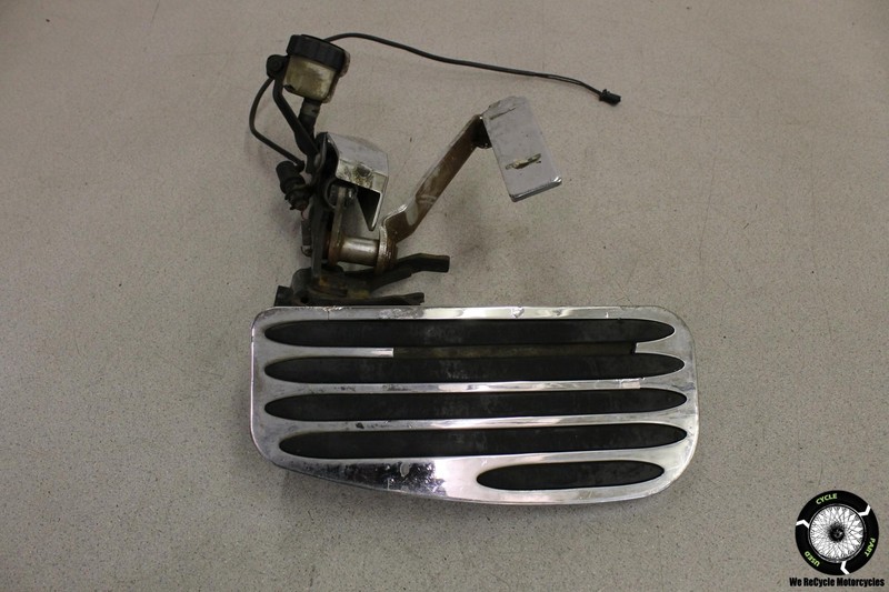 2001 Yamaha Road Star XV1600AT RIGHT FRONT FOOT REST PEG STEP BRAKE MASTER XV 01